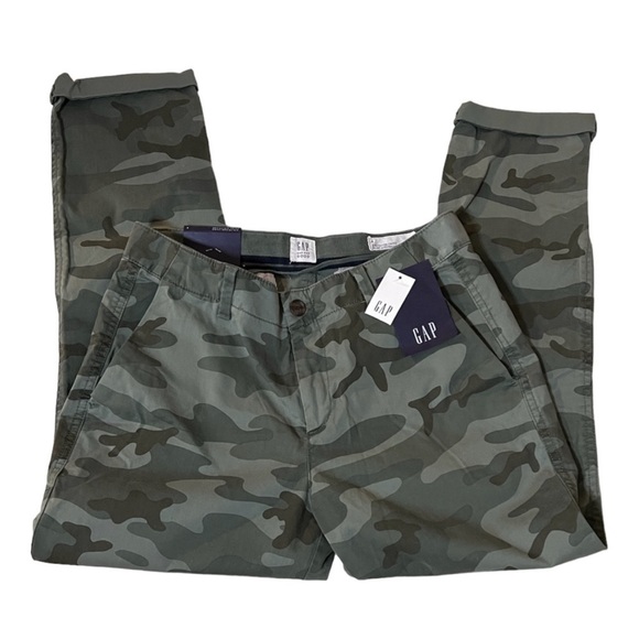 GAP Camo Print Girlfriend Chino Pants - Picture 2 of 7